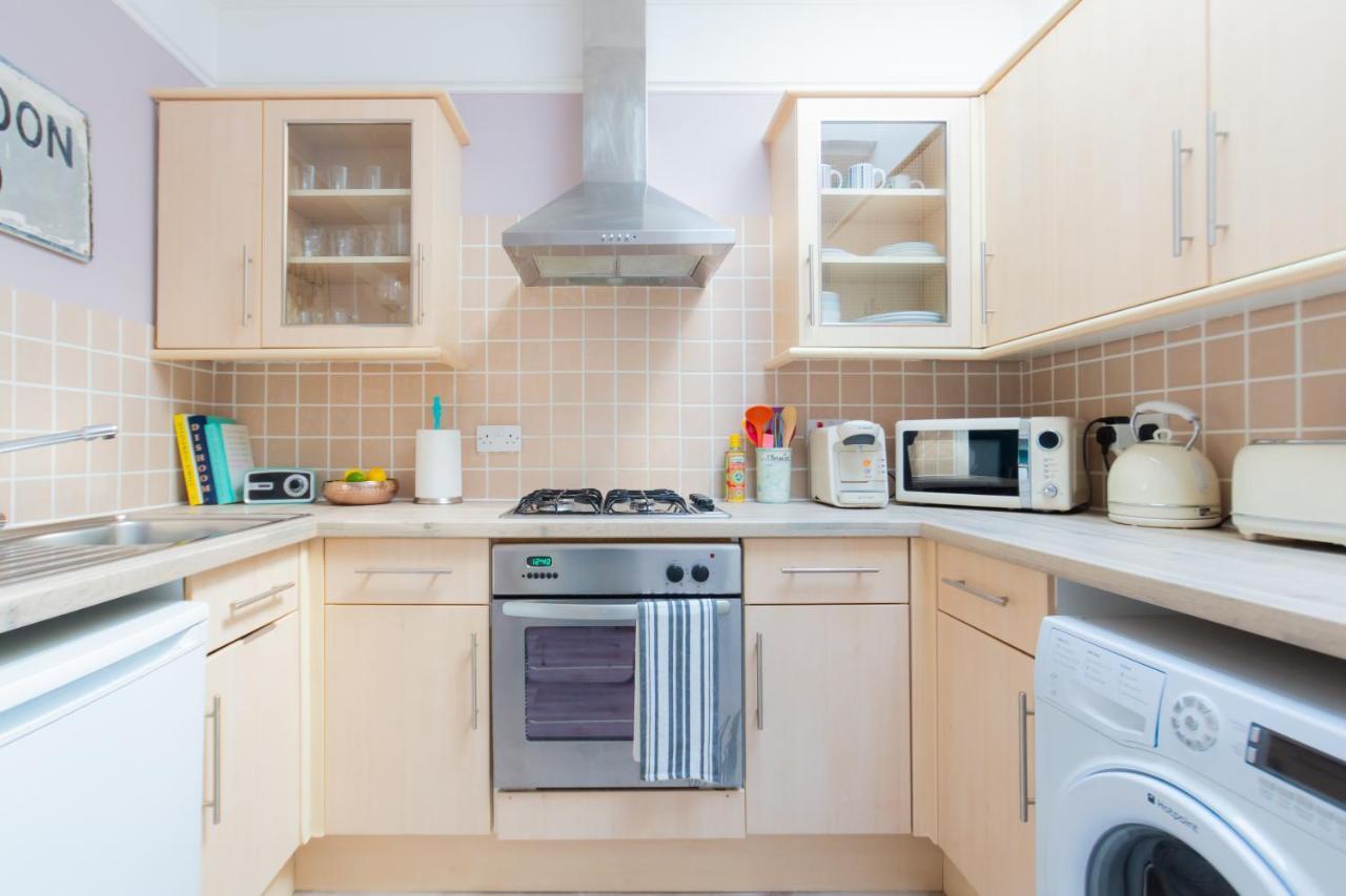 Spacious Split Level Flat In Great Location Портцмаус Экстерьер фото
