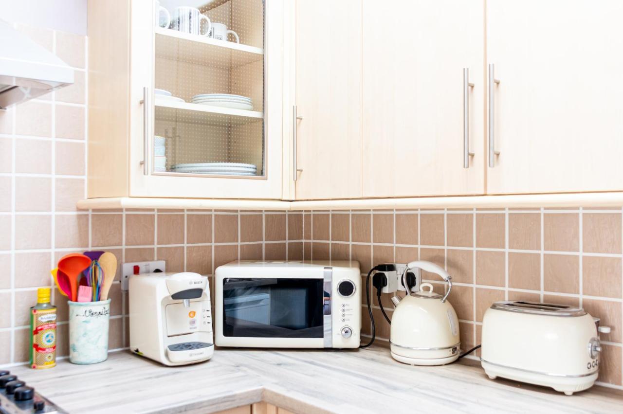 Spacious Split Level Flat In Great Location Портцмаус Экстерьер фото