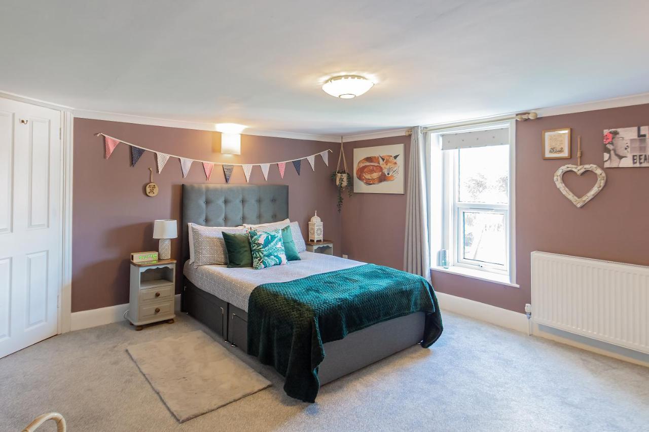Spacious Split Level Flat In Great Location Портцмаус Экстерьер фото