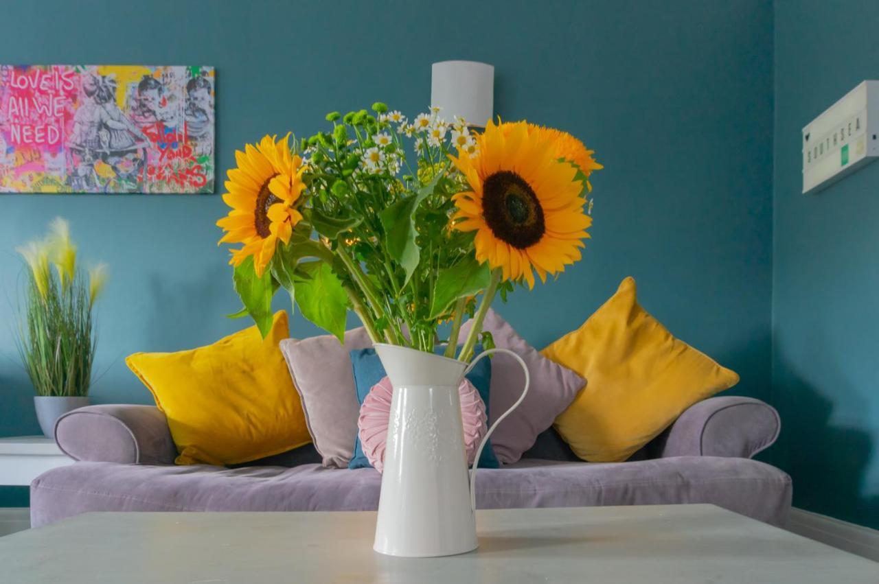 Spacious Split Level Flat In Great Location Портцмаус Экстерьер фото